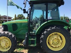 John Deere 5820