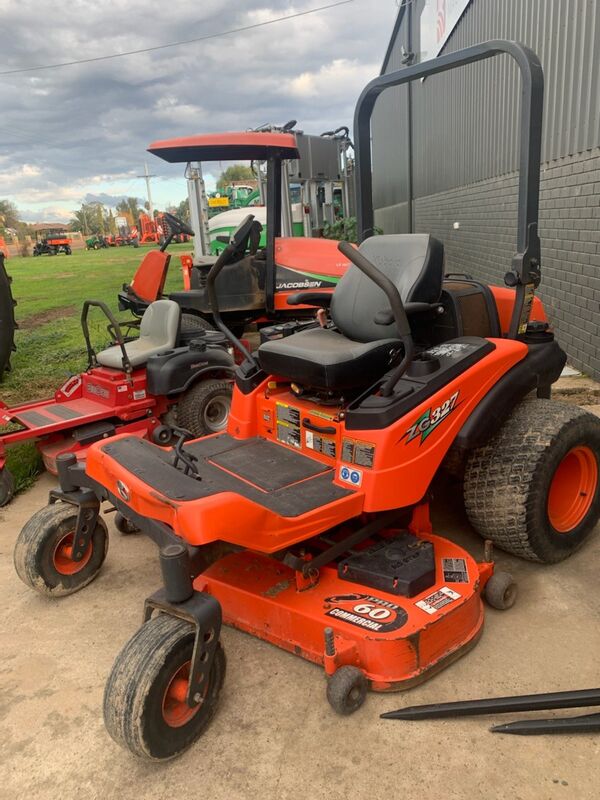 Kubota ZG327 | Grogans Machinery