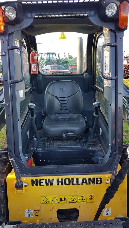 New Holland L215 | Grogans Machinery
